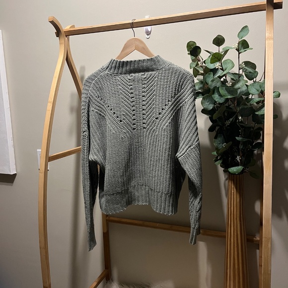 Moon & Madison Light Olive Long Sleeve Sweater - Picture 4 of 4